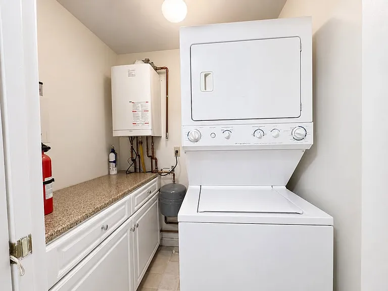 8 Pebble Ln — Photo 12