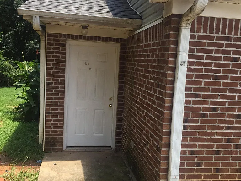 230 Wood Ave — Photo 6