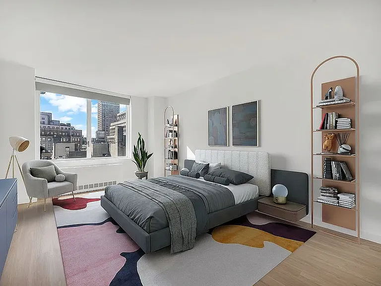 70 W 37th St #2210 — Photo 4