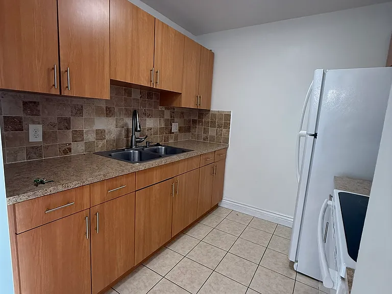 301 SW 135th Ave #203C — Photo 8