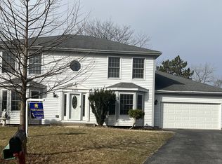 5423 Ashwood Ln, Gurnee, IL