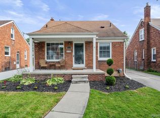 22425 Gaukler St, Saint Clair Shores, MI 48080