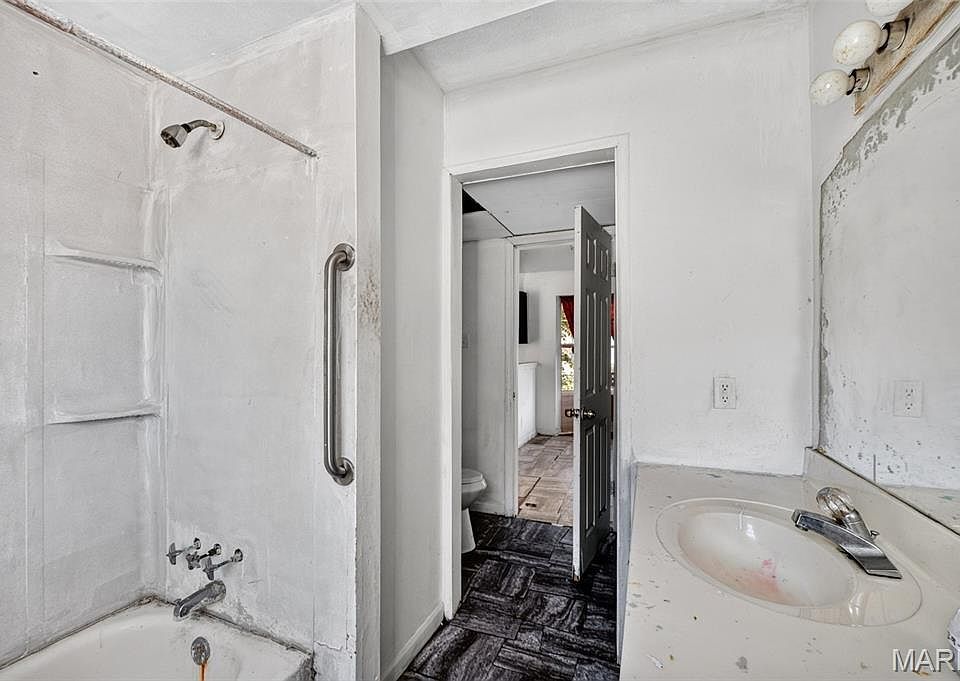 25th image of 2101 E Obear Ave
