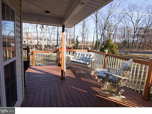 3rd image of 32 Laurel Heights Dr