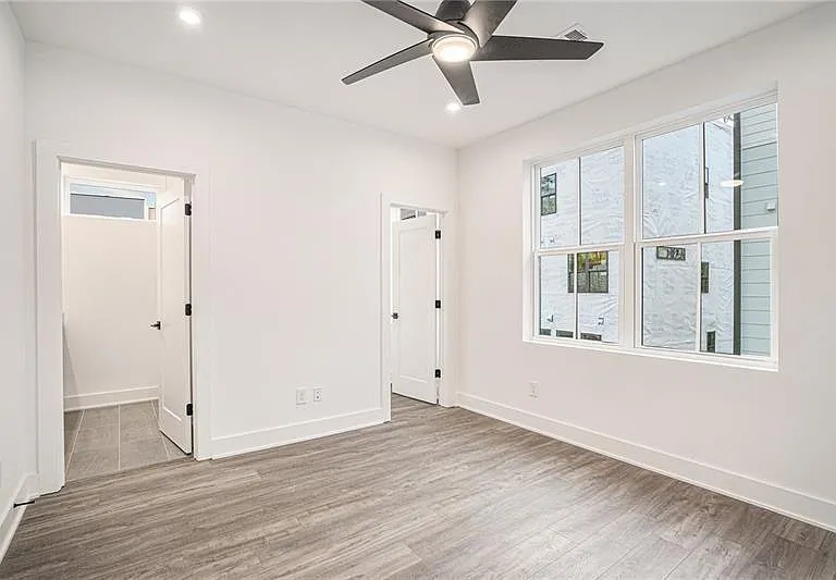 1823 Gotham Ln — Photo 7