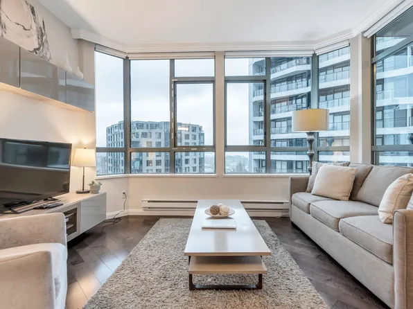 1383 Howe St #1306, Vancouver, BC V6Z 2R5