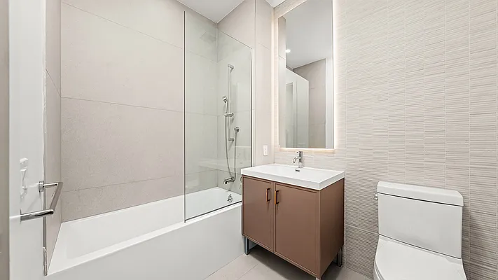Bathroom, photo 1