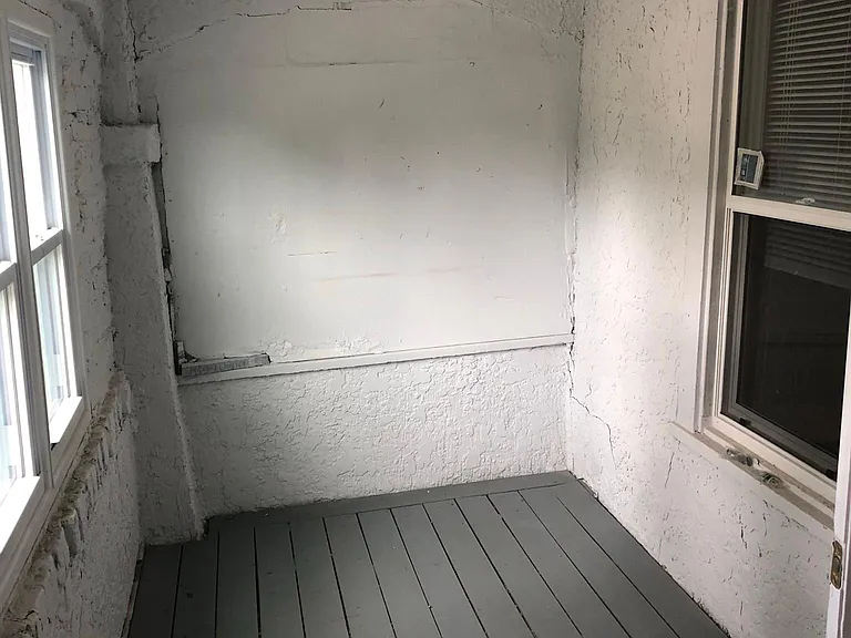 3111 N 48th Ave — Photo 13