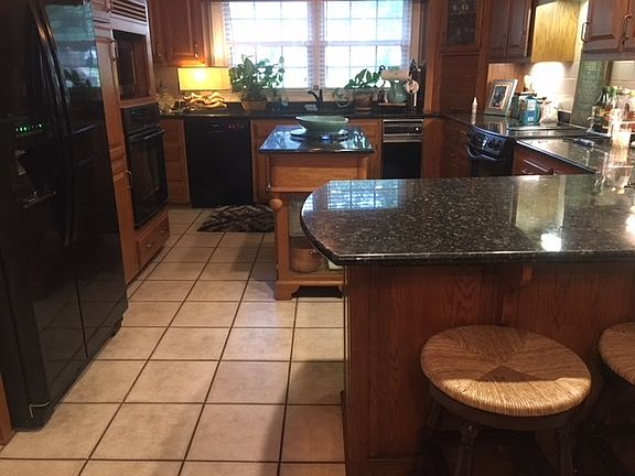 5th image of 407 Woodlawn Ter
