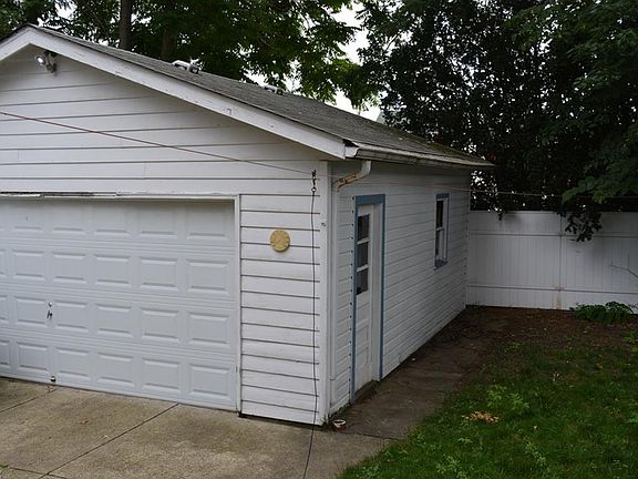 3rd image of 4267 W 30th St