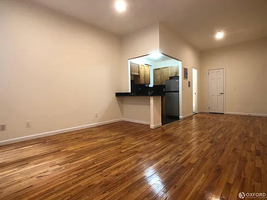 Rented by Oxford Property Group | media 9