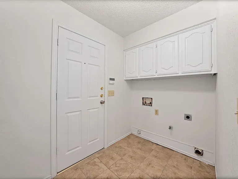 4316 Hartford Dr — Photo 5