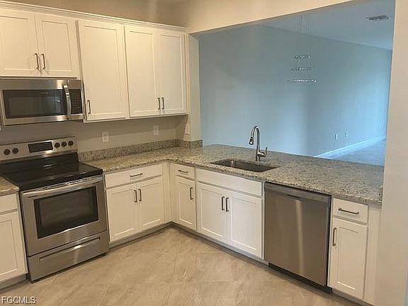 4th image of 13981 Winding Cedar Way