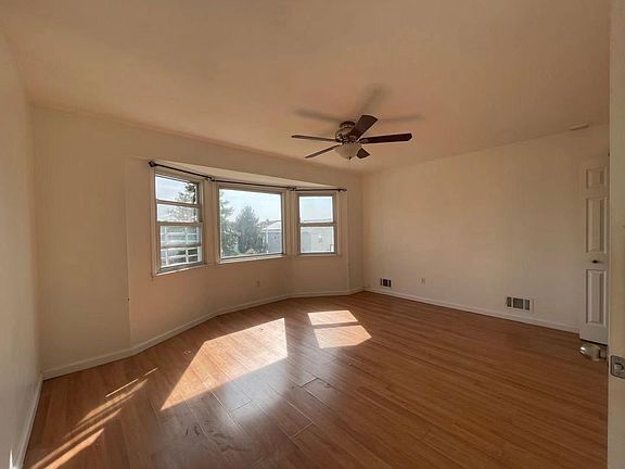 3rd image of 95 Shiloh St Floor 2