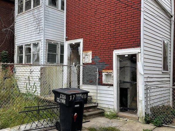 detroit-michigan-88436875 picture