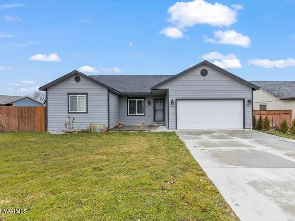 1234 Vineyard Dr, Tieton, WA 98947