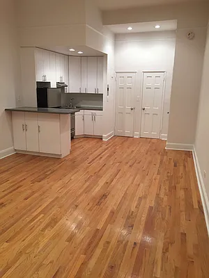 Rented by Metropolis Real Estate of Manhattan | media 1