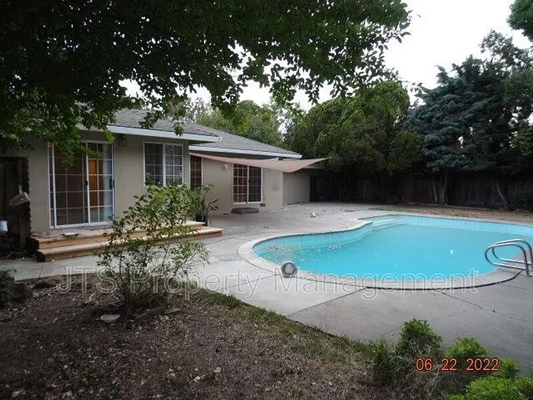 6565 S Land Park Dr — Photo 7