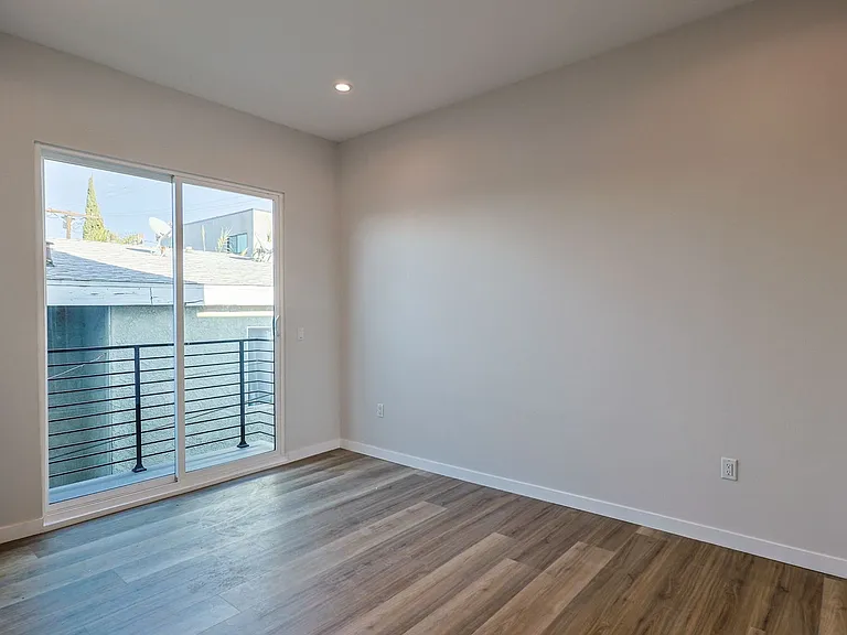 5517 Glennie Ln — Photo 16