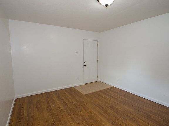 3rd image of 52361 Zellers St