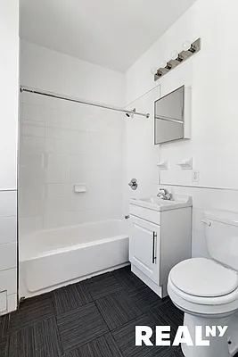 Rented by REAL New York | media 18