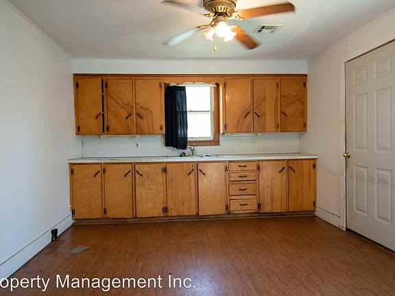 3rd image of 1513 W 6th St