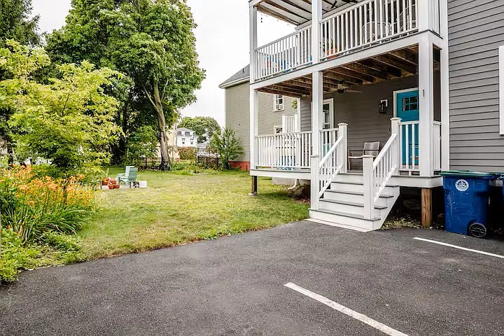 7 Burnside St #1