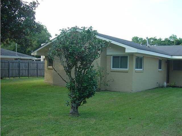 2nd image of 125 Lynn Dr