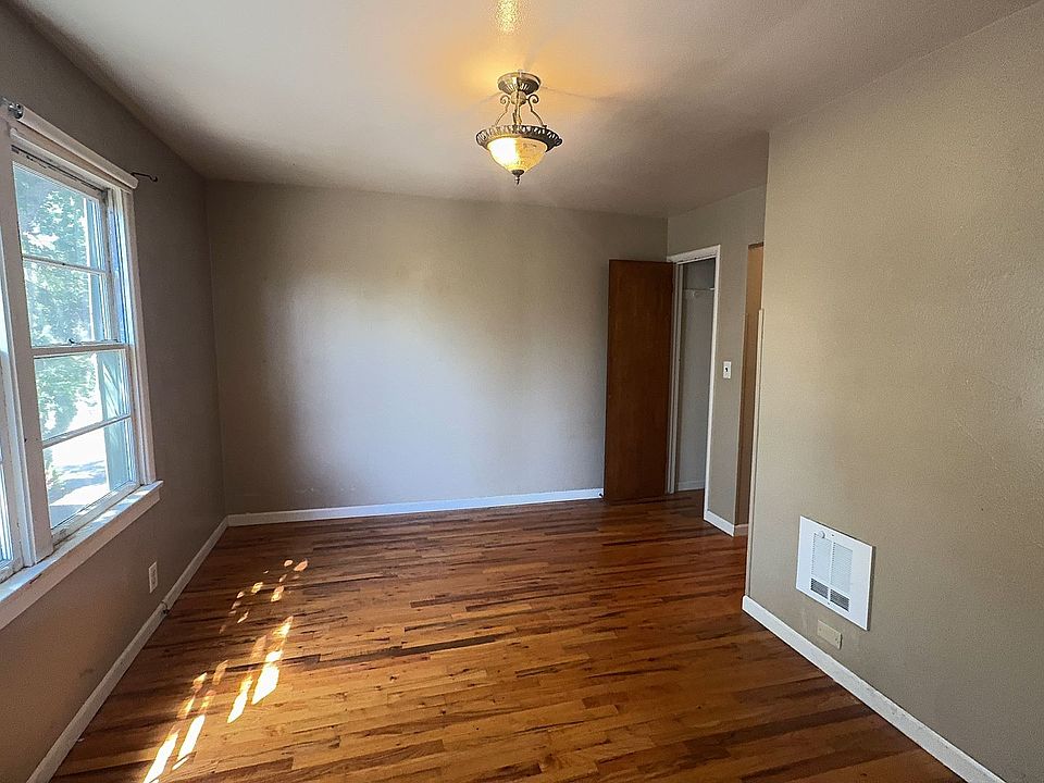 2nd image of 800 S Oakdale Ave #A-f