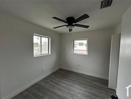 4th image of 4429 SW 21st St #1