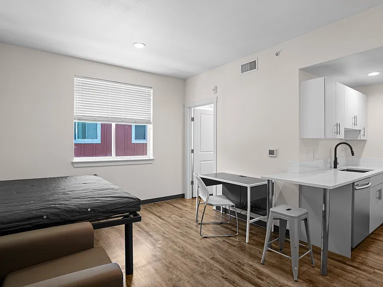 University Flats Phase II — Photo 21