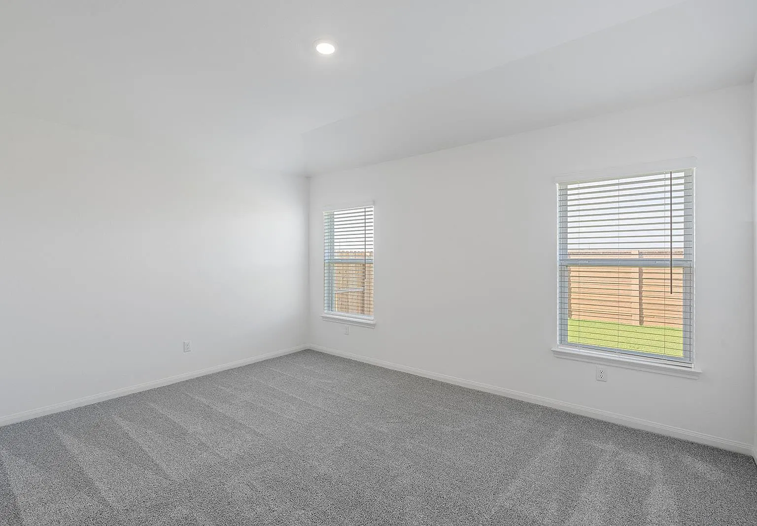 3 bed, 2.0 bath, 1305 sqft, $2,285 — Photo 3
