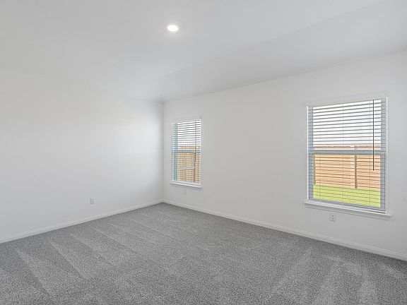 3rd image of 128 Paria Ct
