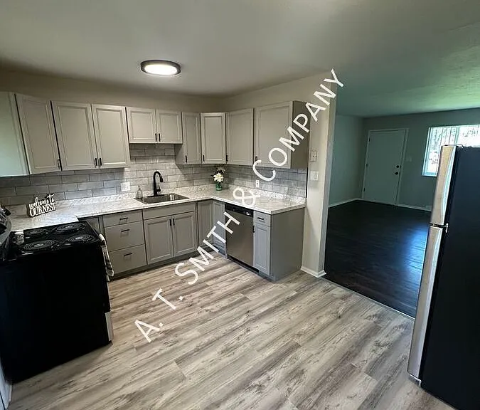16872 W 8th Pl — Photo 3