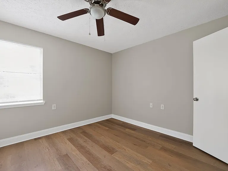Raintree Estates — Photo 33
