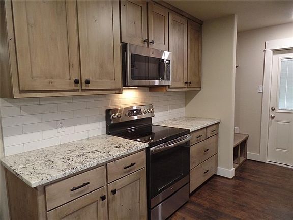 3rd image of 1903 Cypress Ct