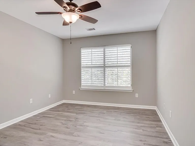124 Palmer Ct — Photo 26