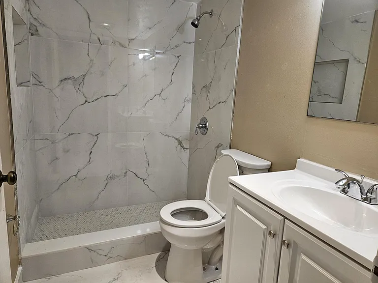 300 Village Green Cir #114 — Photo 6