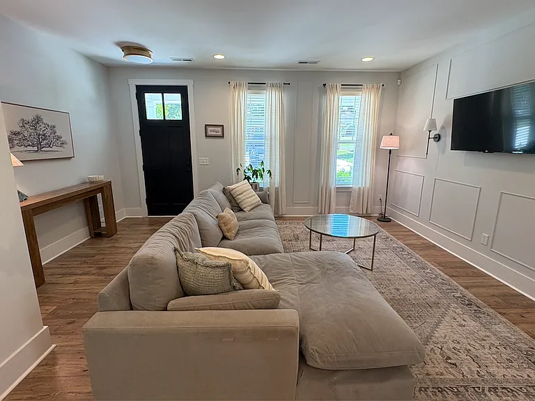 2813 Shamrock Dr — Photo 3
