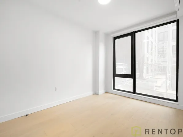 555 West 45th Street 1H image 18 of 19
