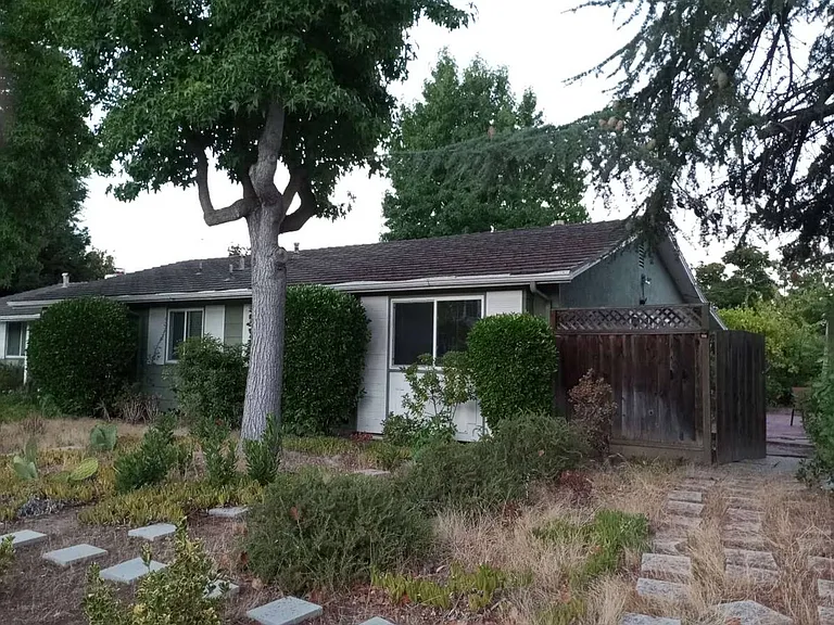 12100 Saraglen Dr — Photo 4