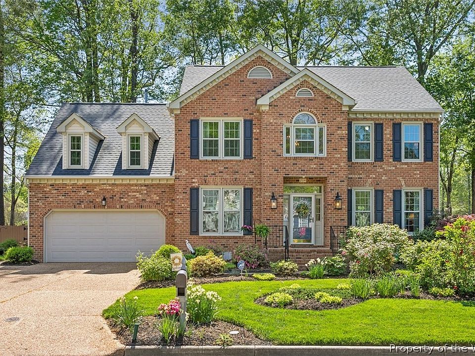 1st image of 204 Pasture Ln