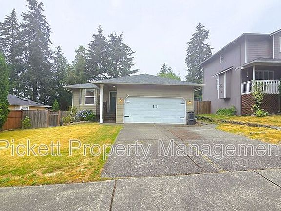 2nd image of 1331 NE Gilmax Ln