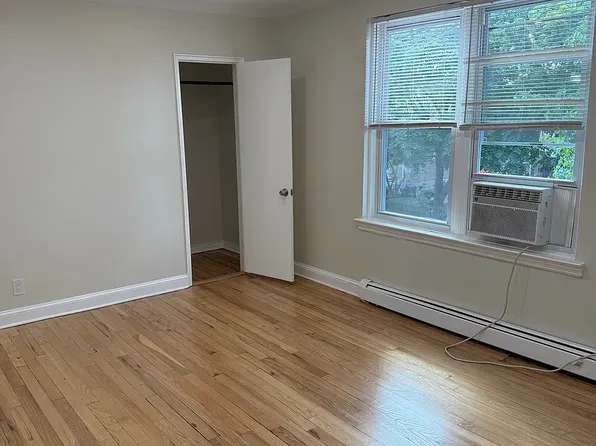 2027 23rd St #2, Astoria, NY 11105