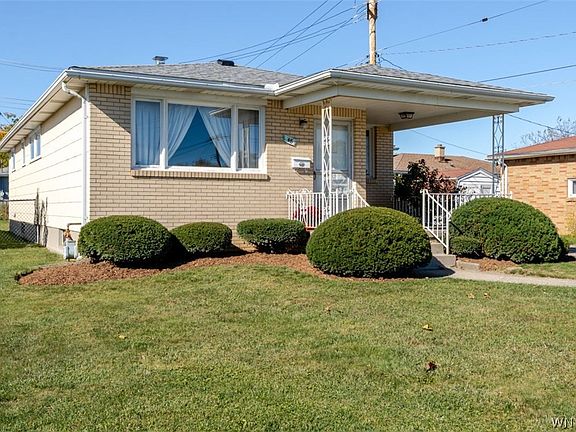 3rd image of 48 Candace Ln