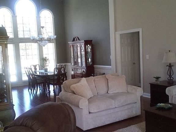 2nd image of 2604 Sumac Ln