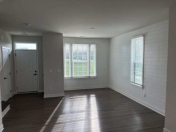 5th image of 420 Park Ave #51