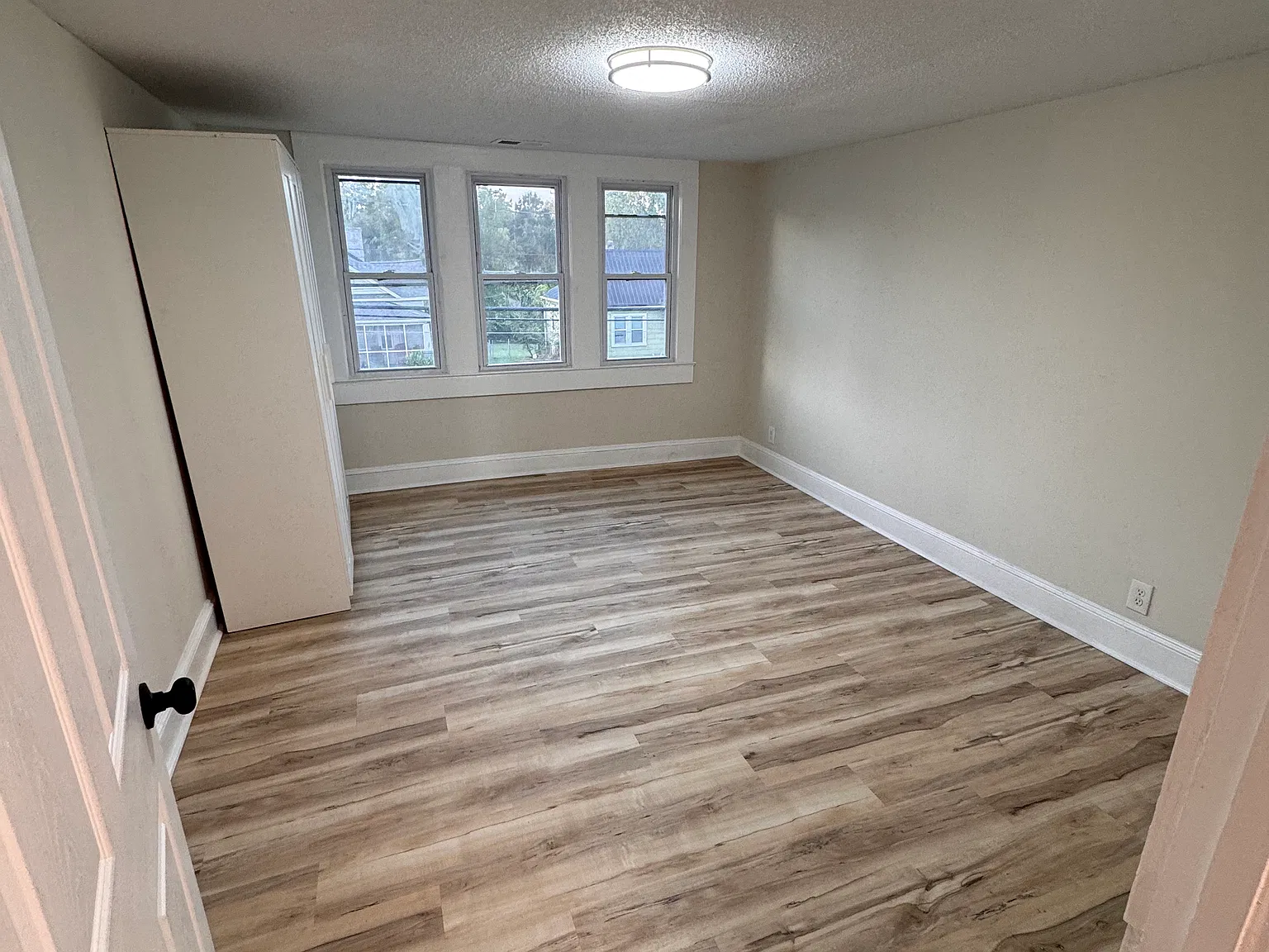 2 bed, 900 sqft, $1,200 — Photo 4