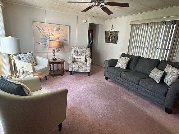 Spacious living room