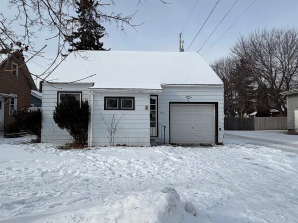 1211 Wells St, Marinette, WI 54143